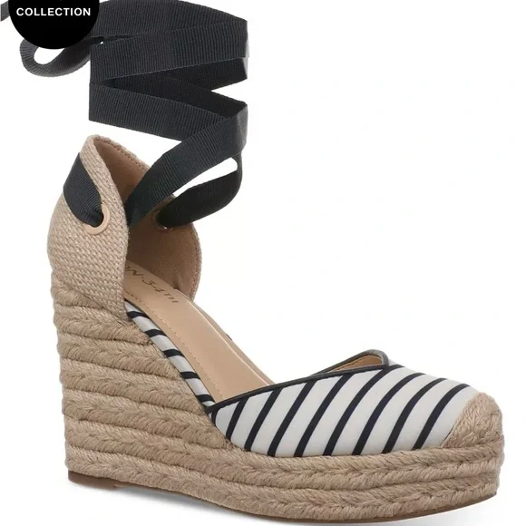 NWT On 34th Melindaa Espadrille Wedge Sandals Navy and White - Picture 2 of 7